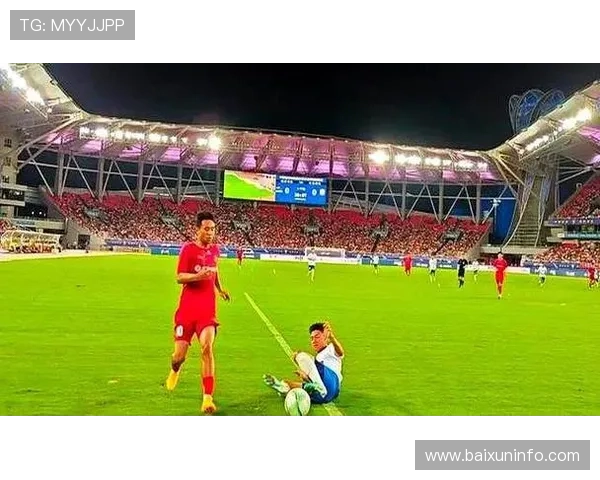 足球明星齐聚南京引发热潮球迷期待盛大赛事盛况